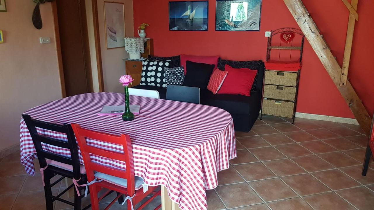 Apartments Popaj คอมีชา ภายนอก รูปภาพ