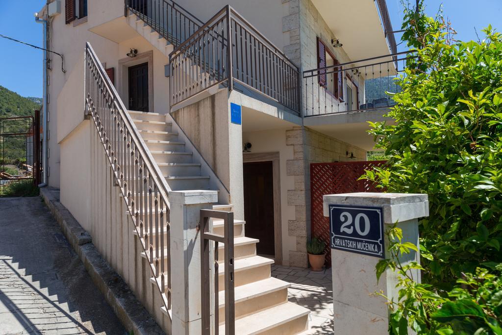 Apartments Popaj คอมีชา ภายนอก รูปภาพ