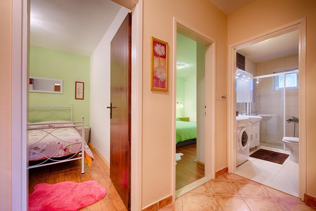 Apartments Popaj คอมีชา ภายนอก รูปภาพ